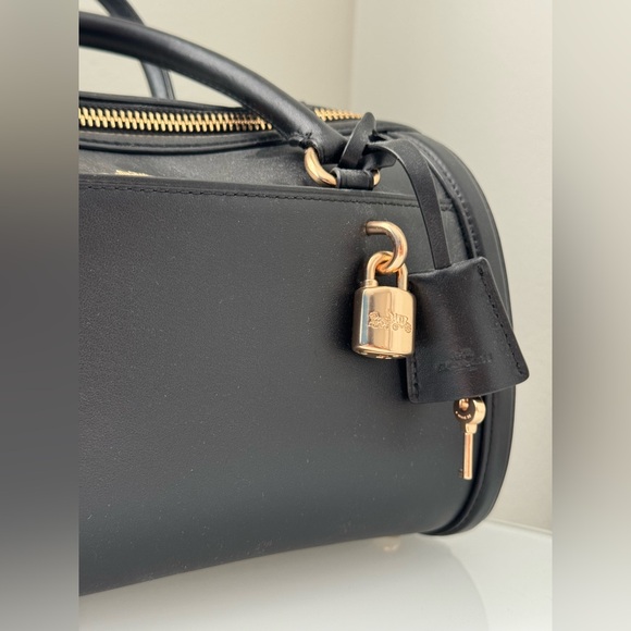 Coach Black Boston Bag Satchel with Gold Accents Turnlock / kisslock + key charm - Picture 5 of 14